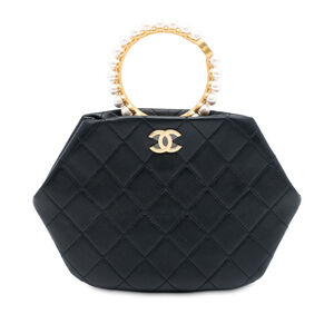 Pre-Loved Chanel Quilted Lambskin Pearl Crown Handle Clutch